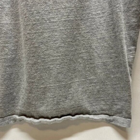 Tommy Hilfiger T-Shirt Men's Large Gray TH Graphic Logo Short Sleeve Tee GUC - Picture 5 of 8